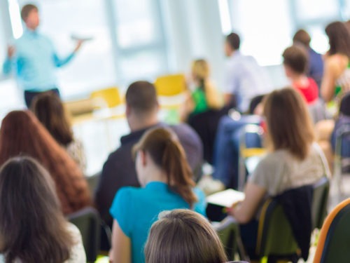 corsi di lingue, aula, studenti, inglese, francese, tedesco, spagnolo, cinese, imparare, studiare